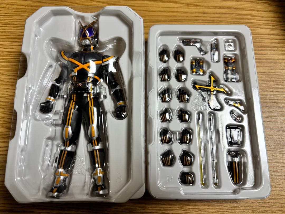【本体良個体！】フィギュアーツ真骨彫　仮面ライダーカイザ不備特に無/輸送箱伝票無