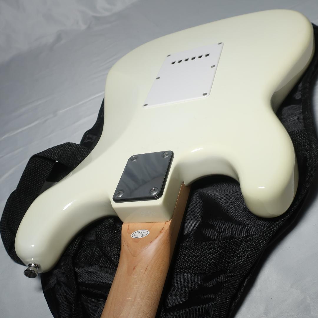 美品 SELDER エレキギター ストラトタイプ ケース付 オリンピックホワイト