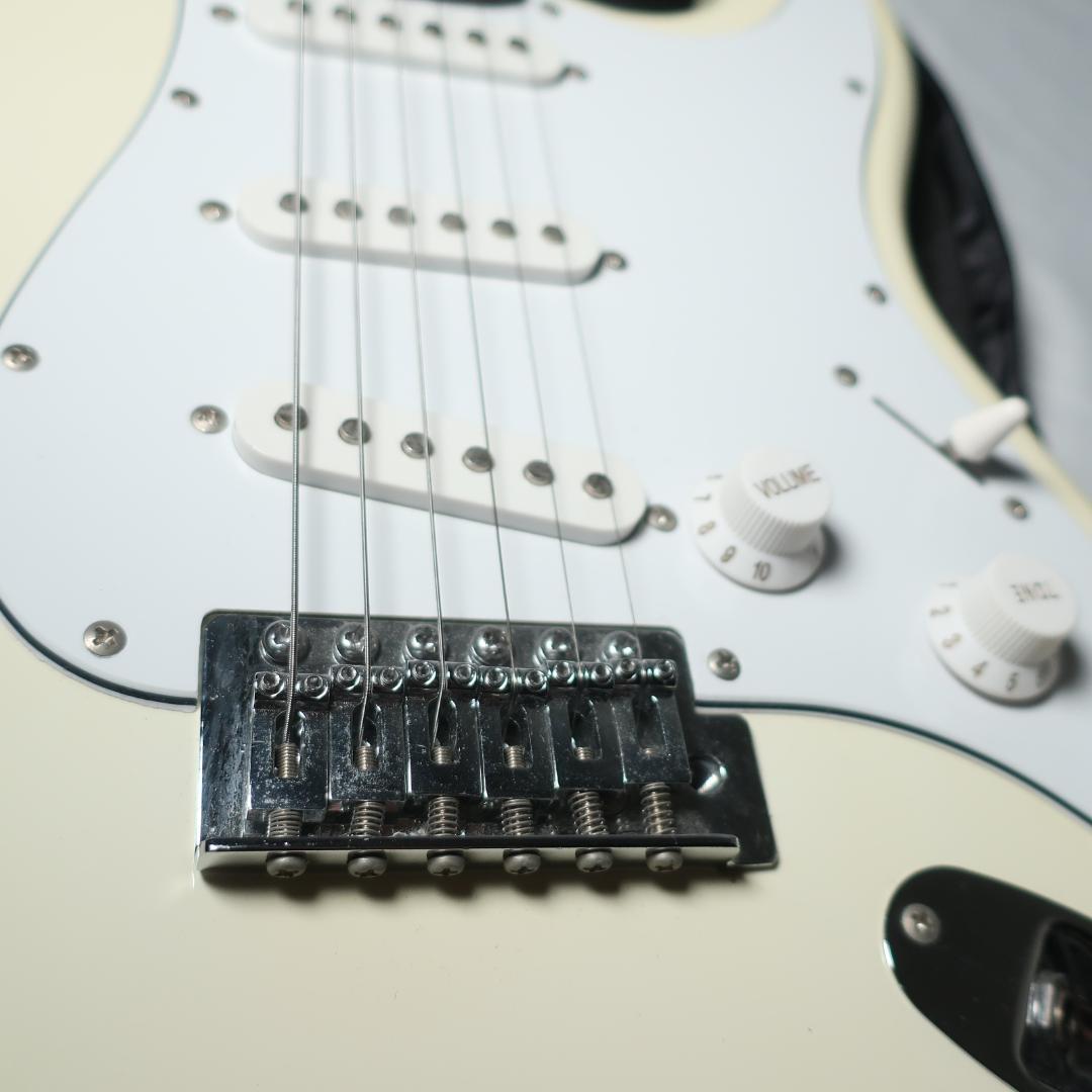 美品 SELDER エレキギター ストラトタイプ ケース付 オリンピックホワイト