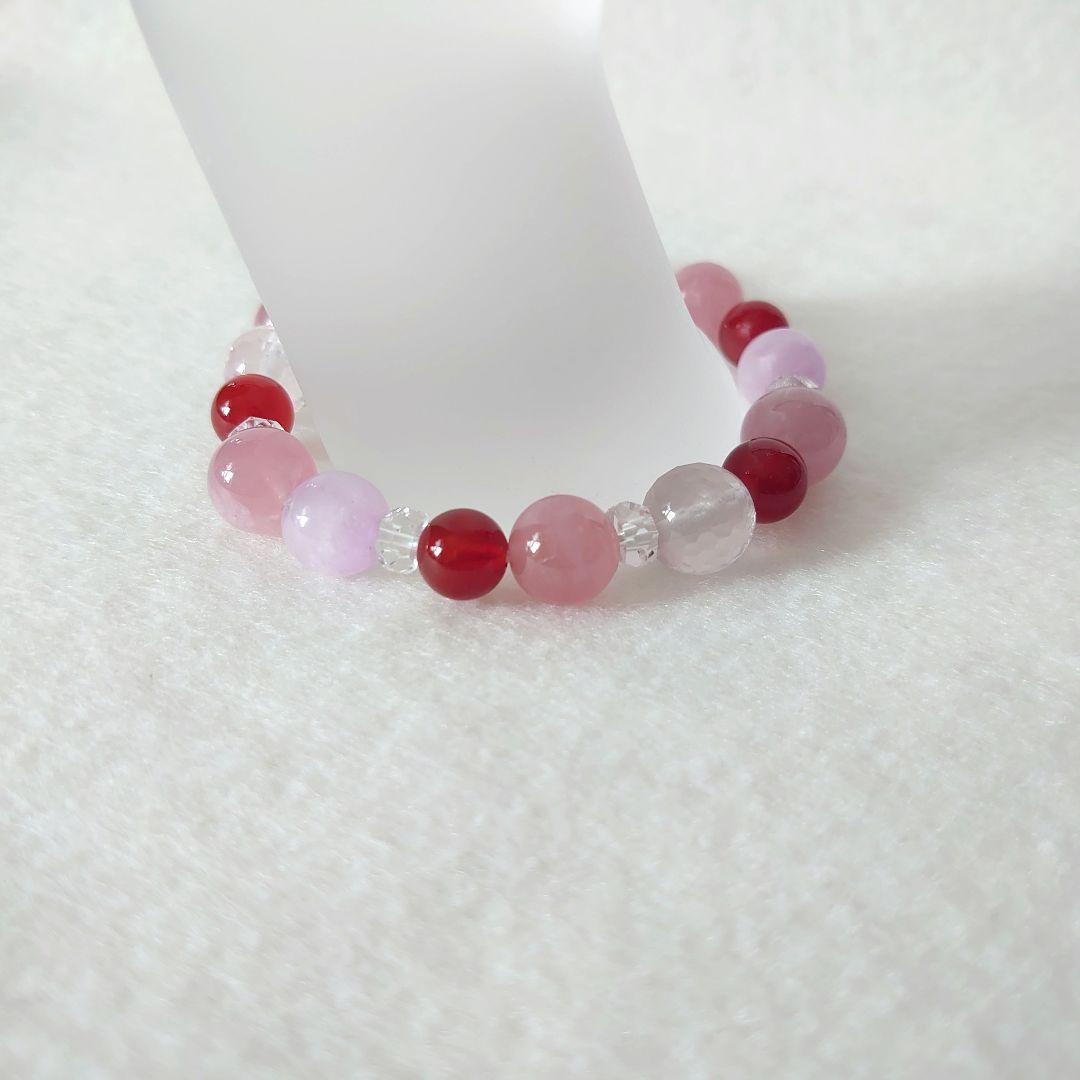 御守り…　愛情いっぱいの天然石ブレスレット　素敵な逸品