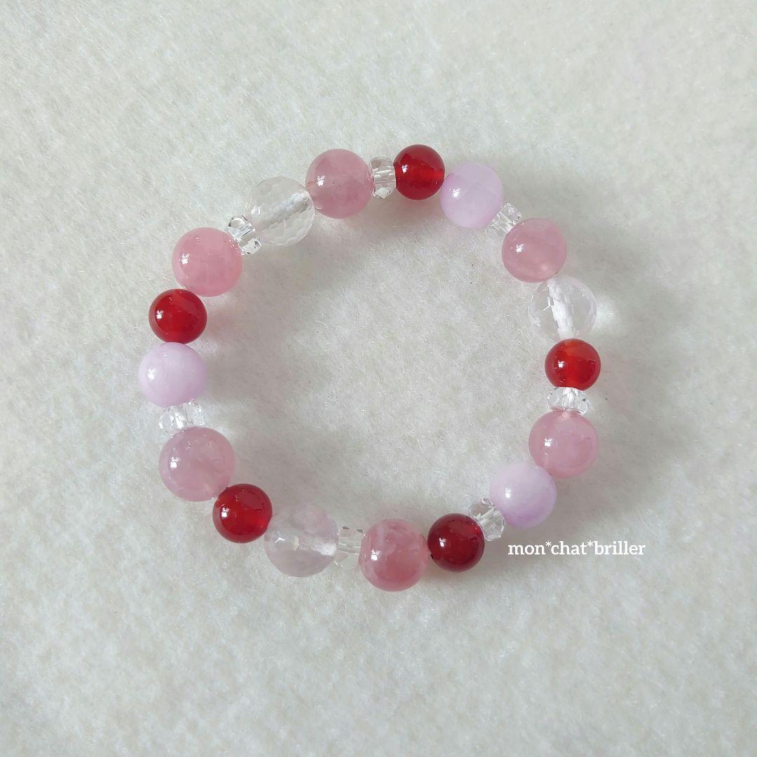 御守り…　愛情いっぱいの天然石ブレスレット　素敵な逸品