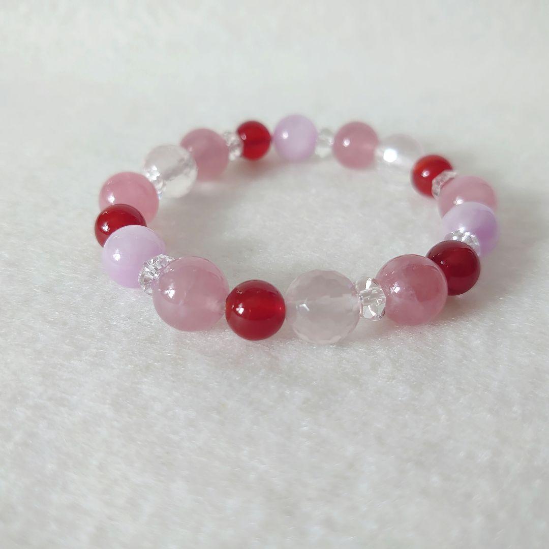 御守り…　愛情いっぱいの天然石ブレスレット　素敵な逸品