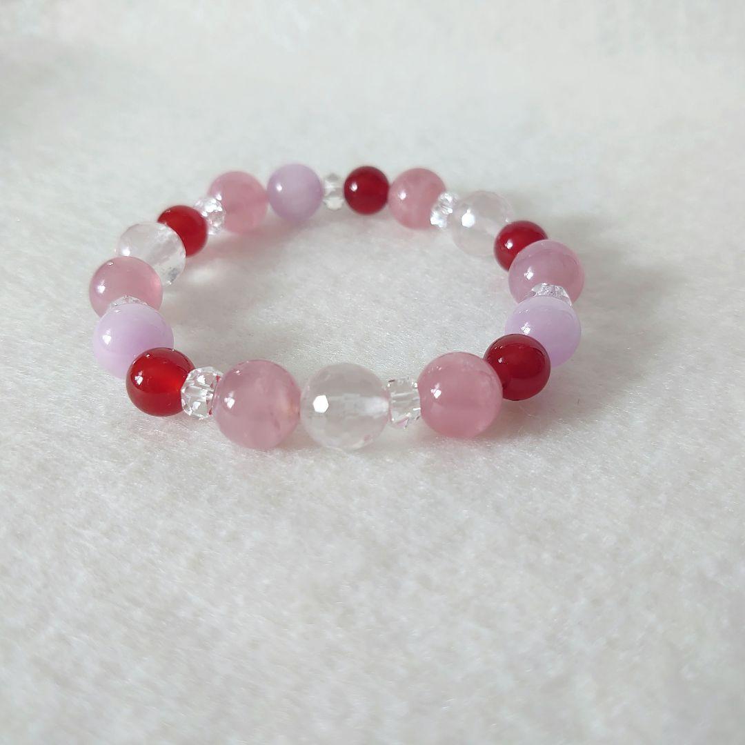御守り…　愛情いっぱいの天然石ブレスレット　素敵な逸品
