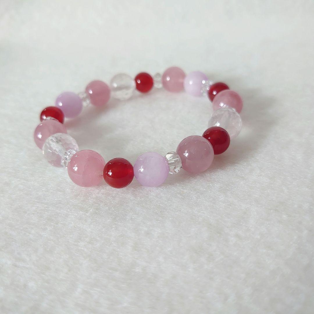 御守り…　愛情いっぱいの天然石ブレスレット　素敵な逸品