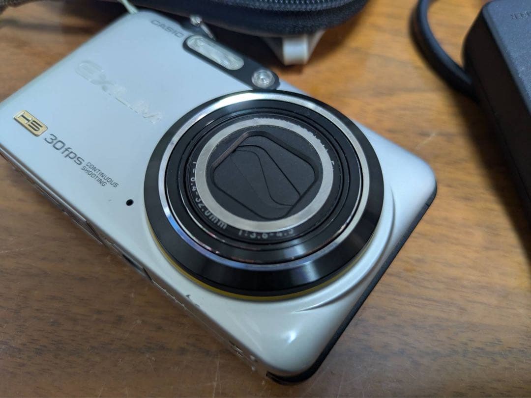 CASIO EXILIM EX-FC100 ハイスピード動画対応