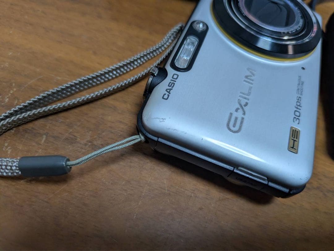 CASIO EXILIM EX-FC100 ハイスピード動画対応