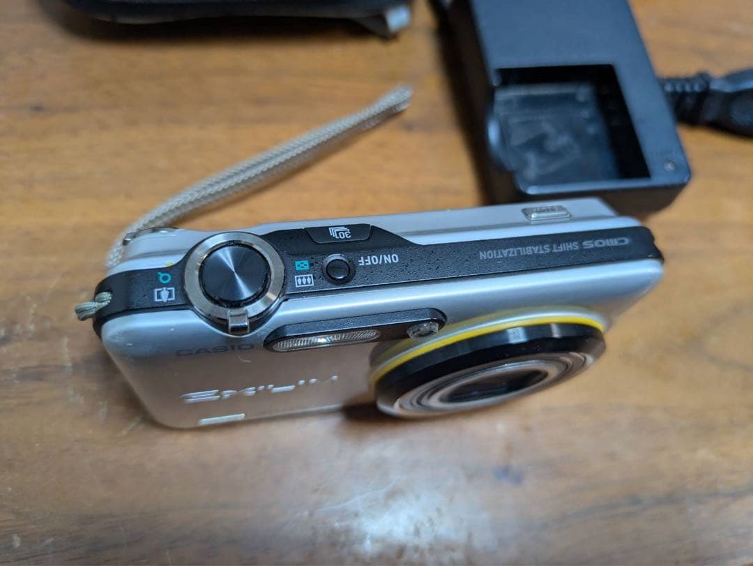 CASIO EXILIM EX-FC100 ハイスピード動画対応