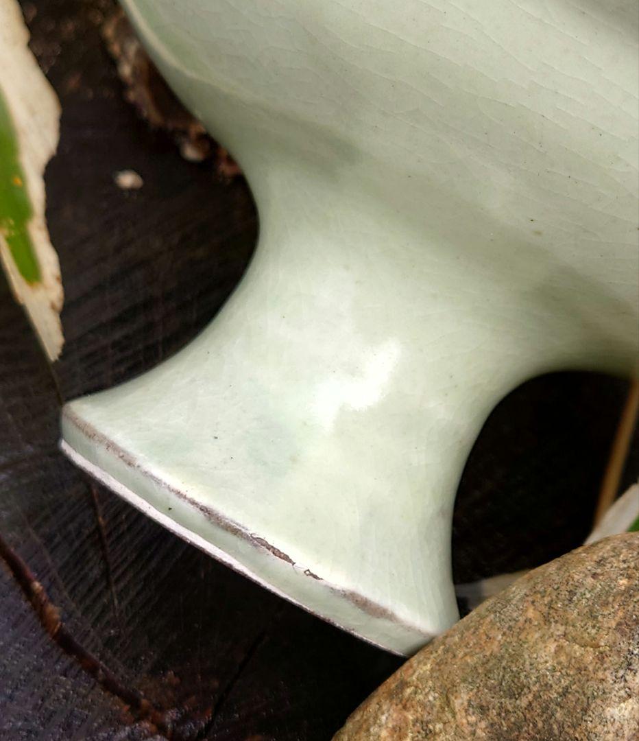 掻落 台付皿 小田志焼（こだじ）規窯 井上規 共箱 花文様 朝鮮古陶　薄柳色