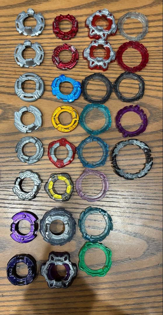 【今日限定セール】ベイブレードバースト　まとめ売り　75パーツ　スタジアム付き