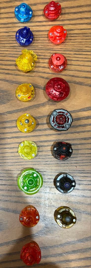 【今日限定セール】ベイブレードバースト　まとめ売り　75パーツ　スタジアム付き