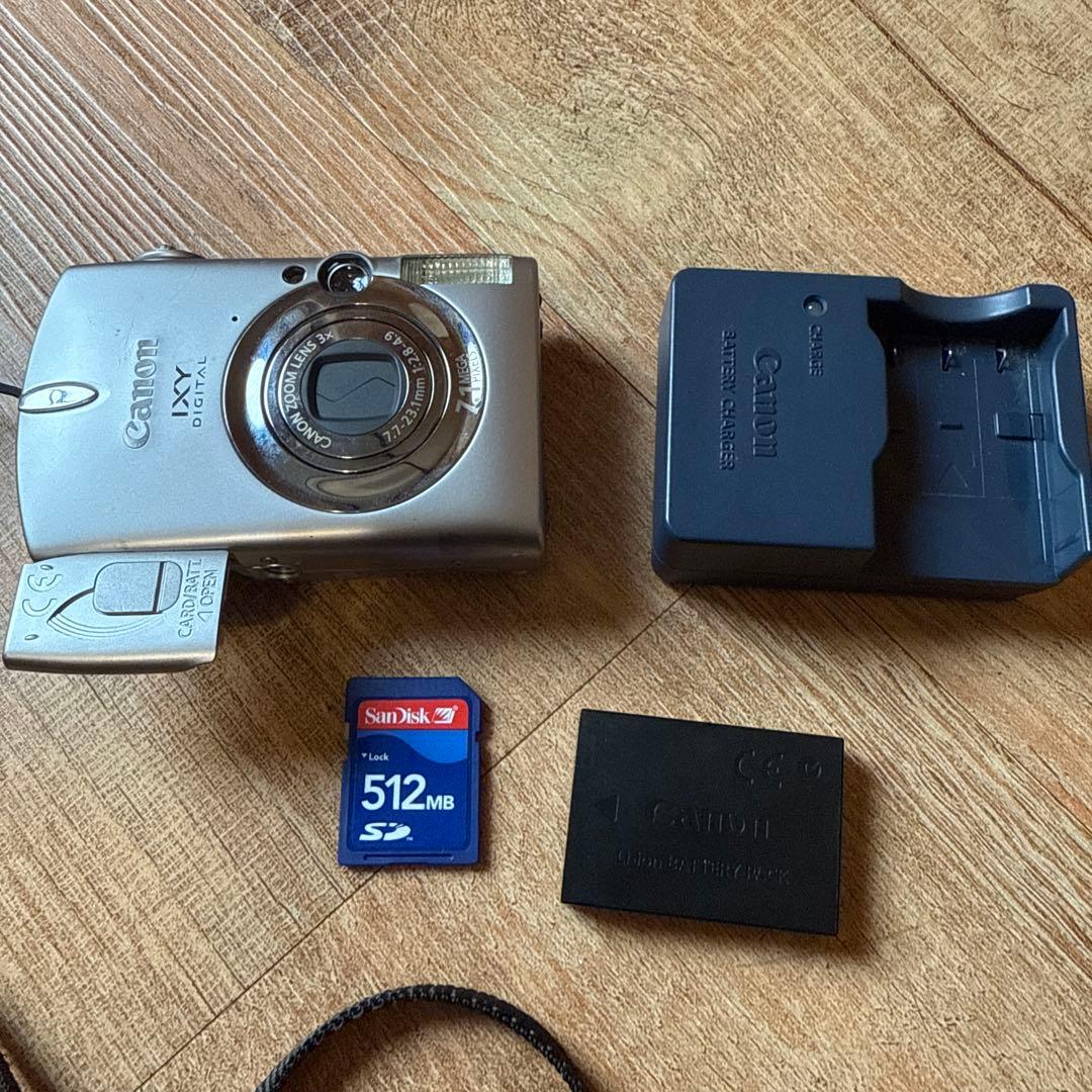 裕*様 Canon IXY DIGITAL 600 デジタルカメラ シルバー 充