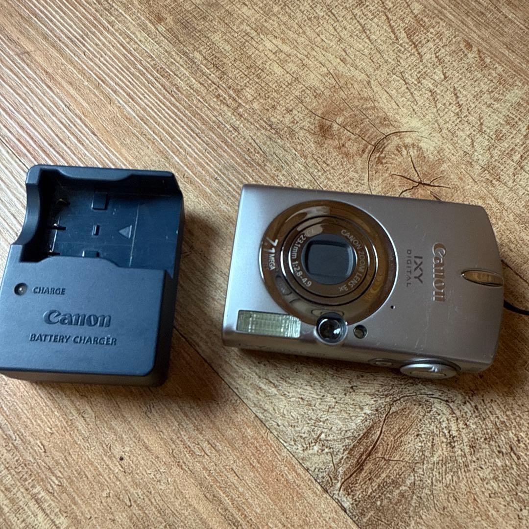 裕*様 Canon IXY DIGITAL 600 デジタルカメラ シルバー 充