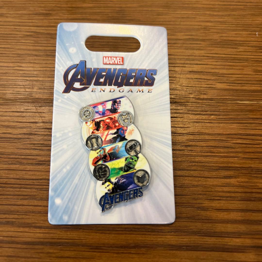 ディズニーピンバッジ8個セット