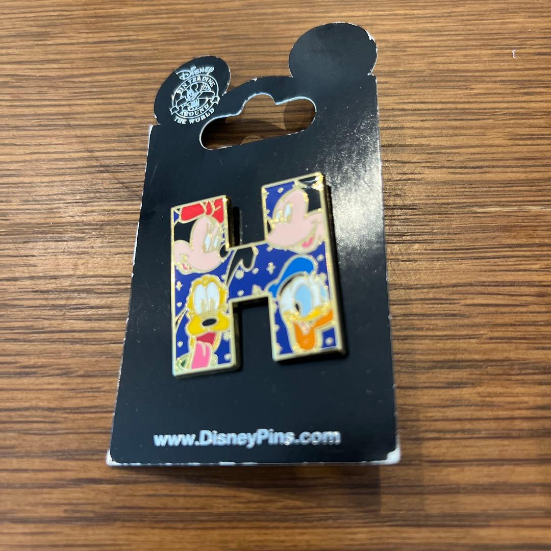ディズニーピンバッジ8個セット