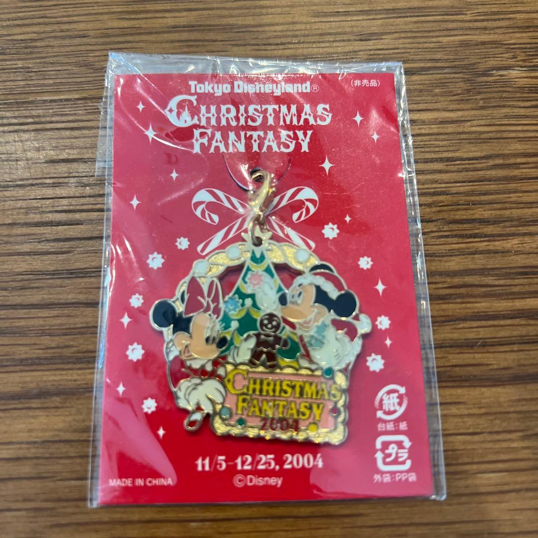 ディズニーピンバッジ8個セット