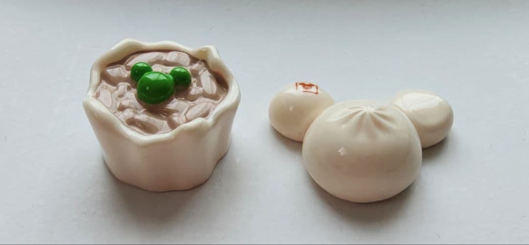 ディズニー　ミッキーマウス オーバルプレート　(餃子皿)　箸置きセット