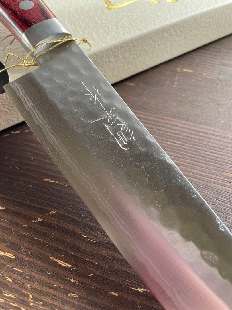 増谷刃物 訓平作 牛刀VG10積層槌目（刻流）口金有 レッド柄 アウトレット