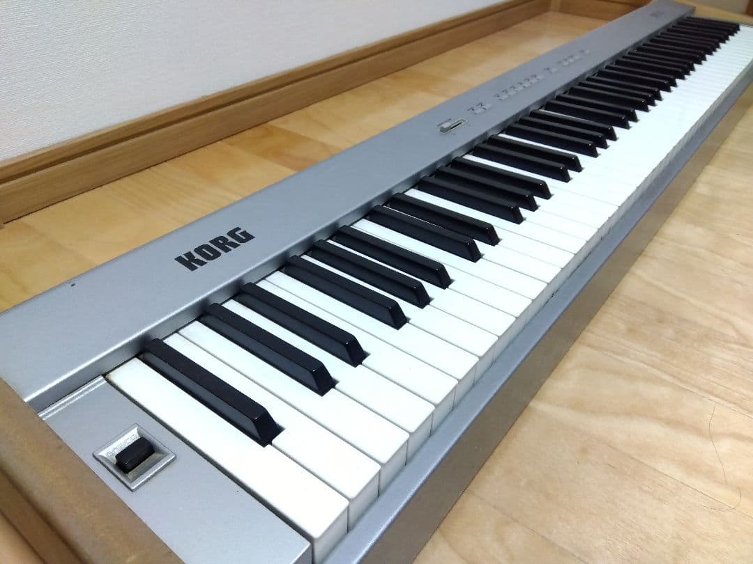 【最終値下げ】電子ピアノ　KORG　SP-100