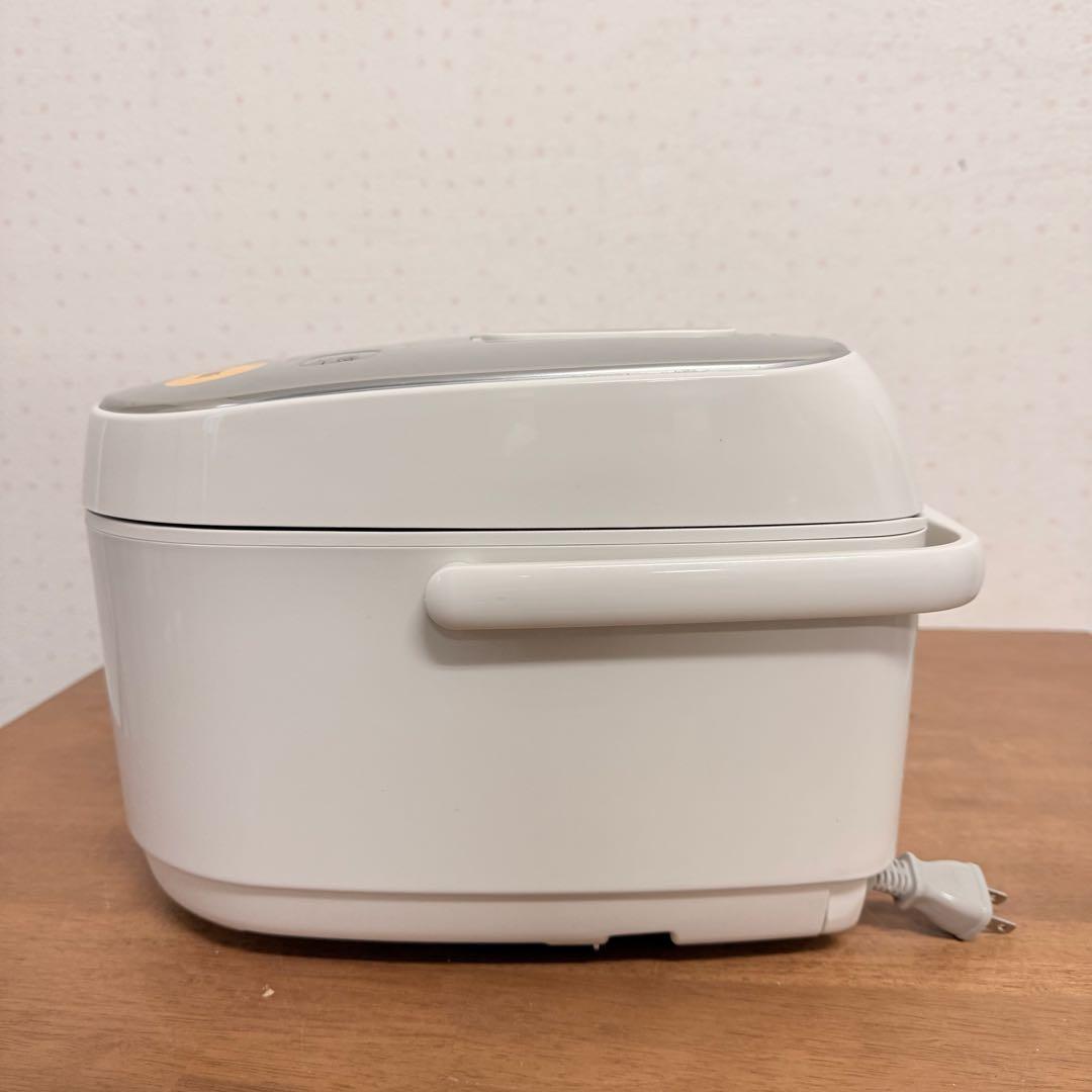 ● 極美品 アイリスオーヤマ 炊飯器 5.5合炊き ERC-IE50-W