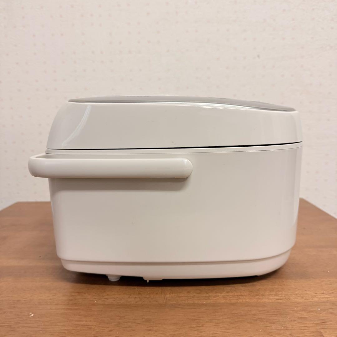 ● 極美品 アイリスオーヤマ 炊飯器 5.5合炊き ERC-IE50-W