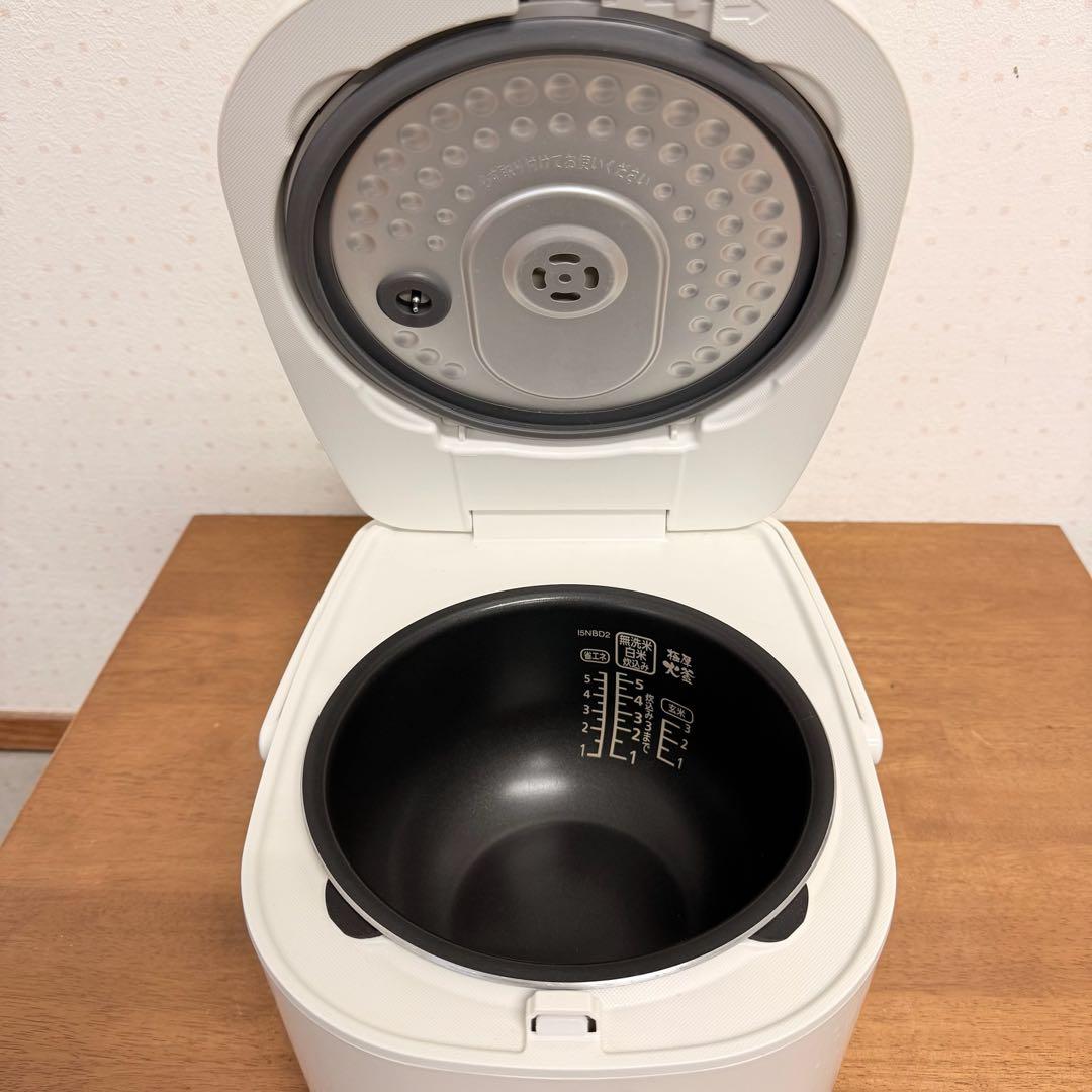 ● 極美品 アイリスオーヤマ 炊飯器 5.5合炊き ERC-IE50-W