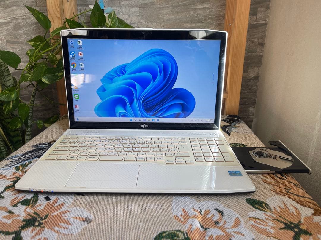 【第2世代Corei7】富士通/ パソコンノ-ト/メモリ8GB HDD1TB