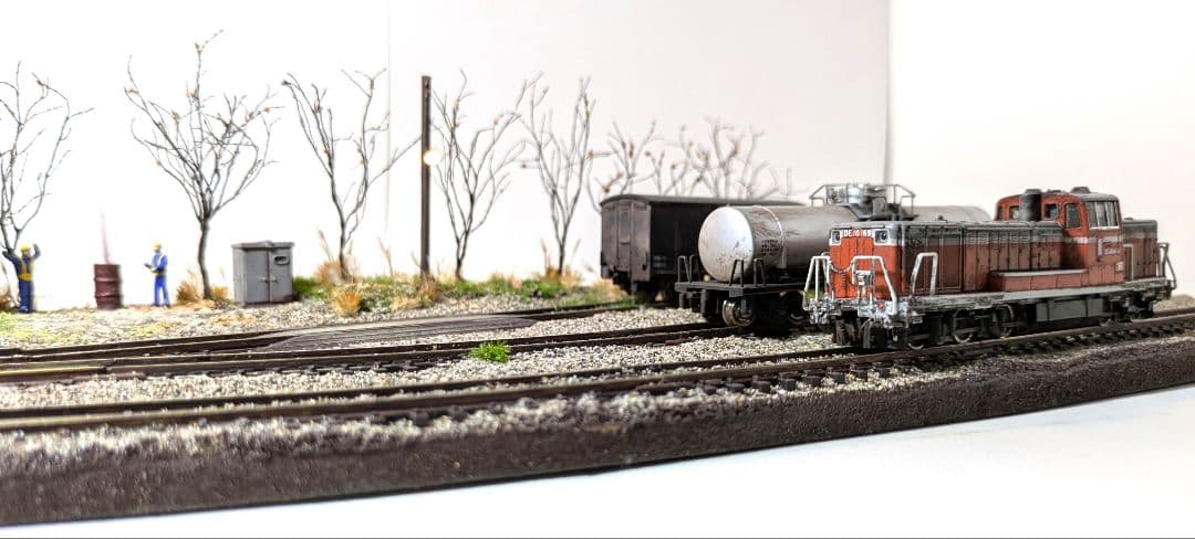 か*さ様 Nゲージ・ジオラマ展示台【昭和の秋、貨車留置線】※DE10、貨車付き