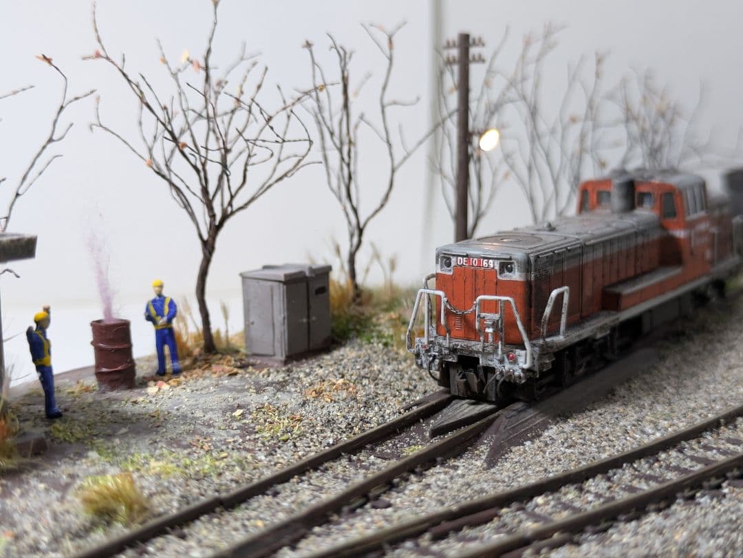 か*さ様 Nゲージ・ジオラマ展示台【昭和の秋、貨車留置線】※DE10、貨車付き