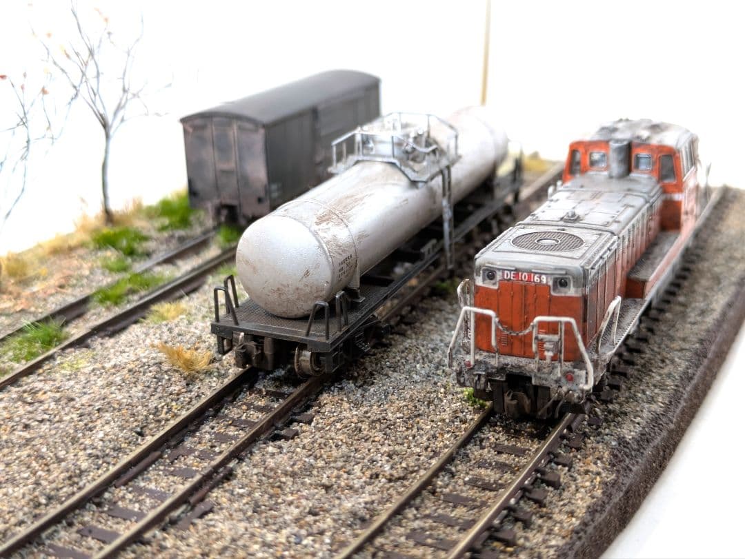 か*さ様 Nゲージ・ジオラマ展示台【昭和の秋、貨車留置線】※DE10、貨車付き