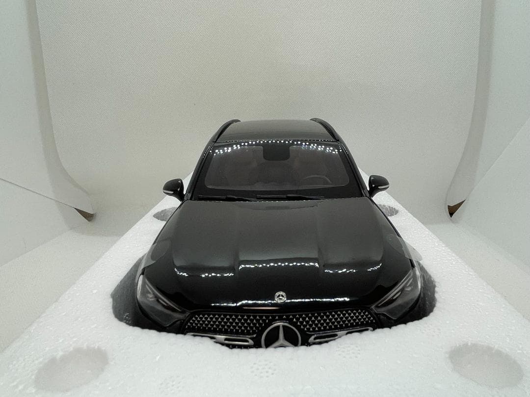 302-014 iScale 1/18 メルセデスベンツ GLC ブラック