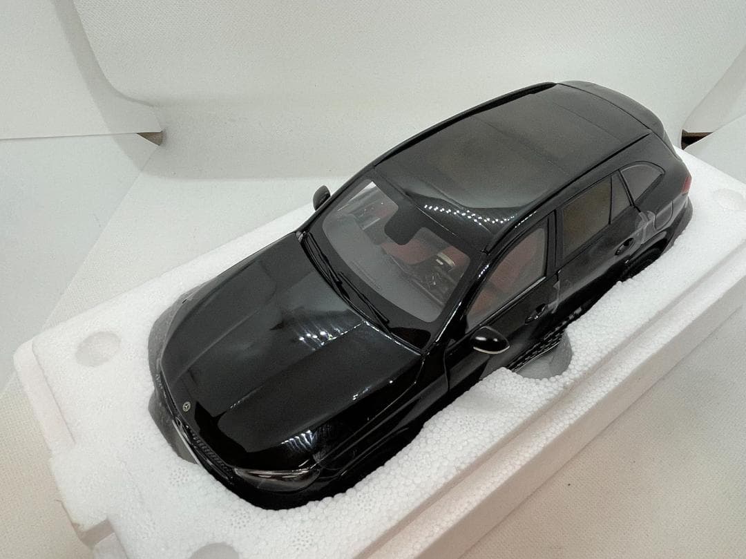 302-014 iScale 1/18 メルセデスベンツ GLC ブラック