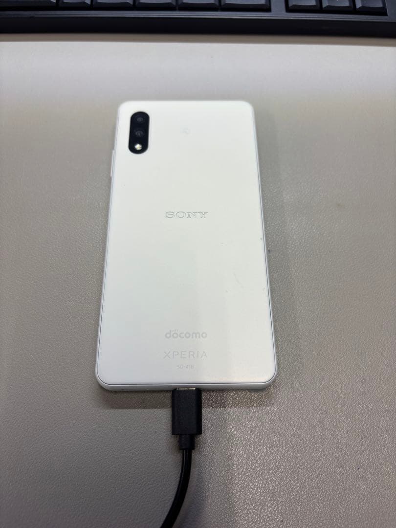 Sony Xperia docomo SO-41B 白