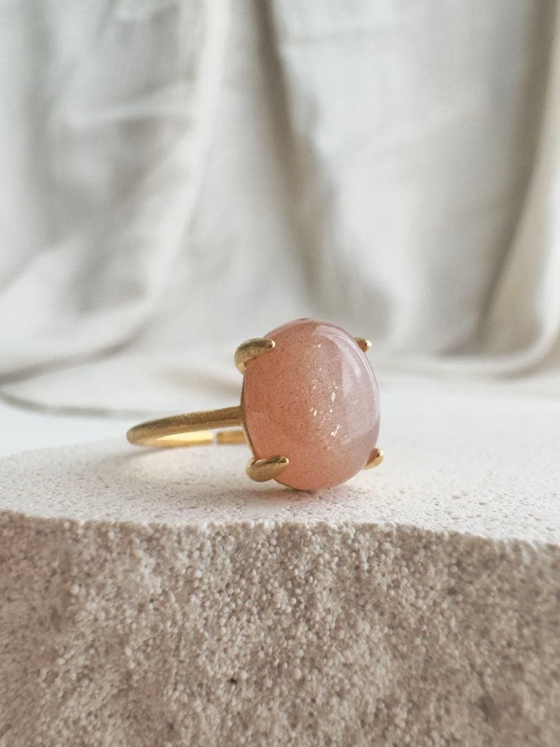 d587 新春特別価格　再…販＊ 天然石リング　ピーチムーンストーン