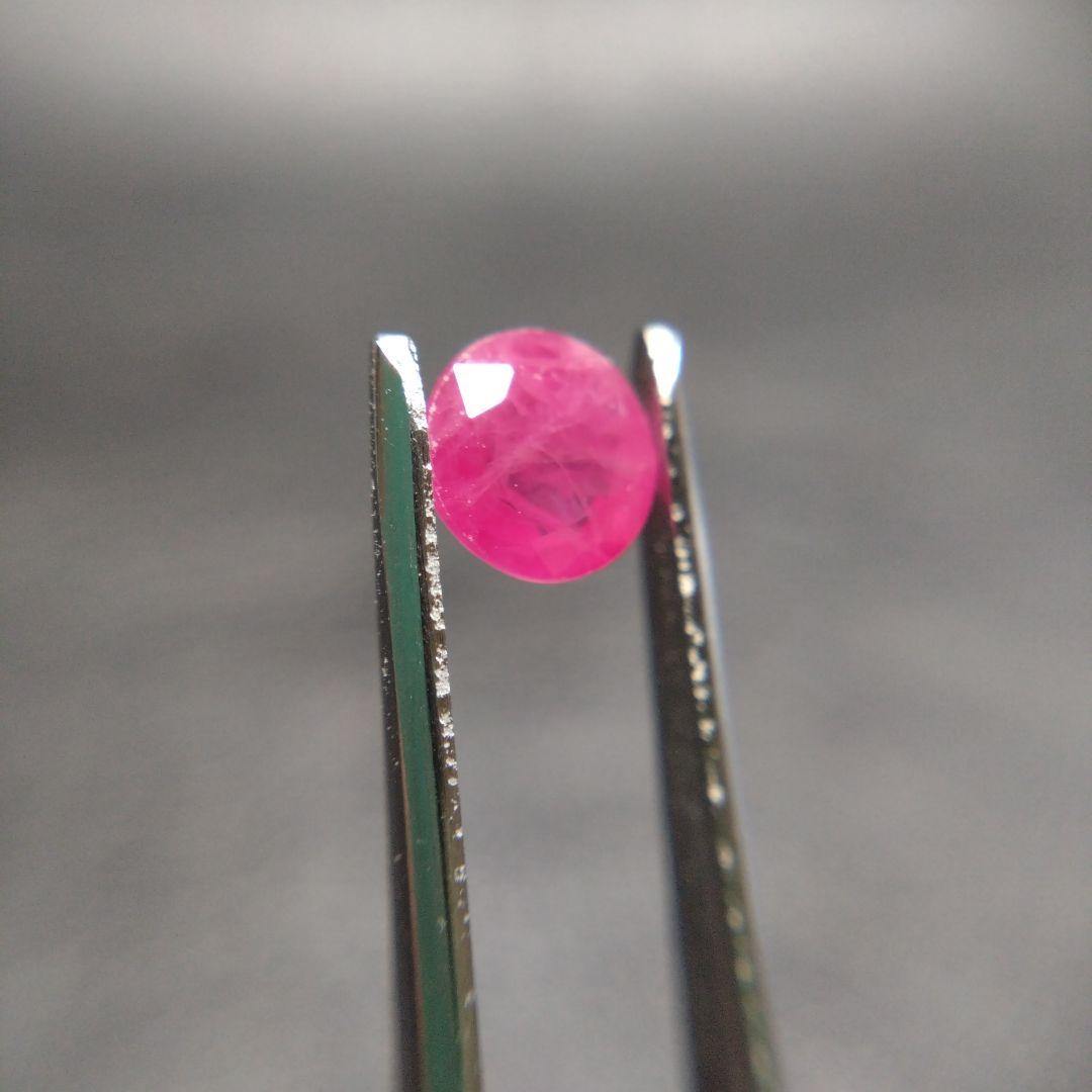 852シルキールビー0.66ct ルース