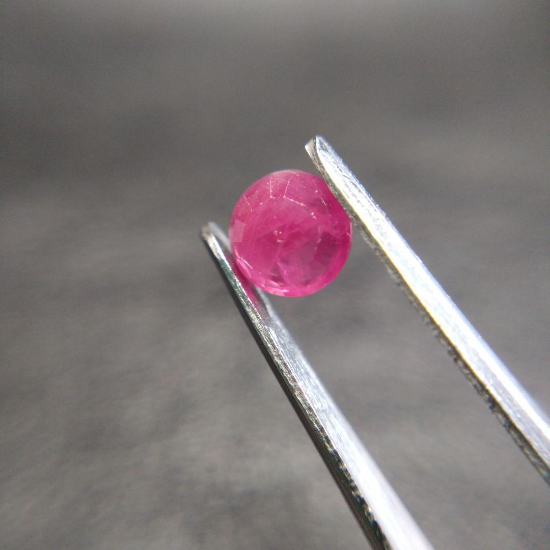 852シルキールビー0.66ct ルース