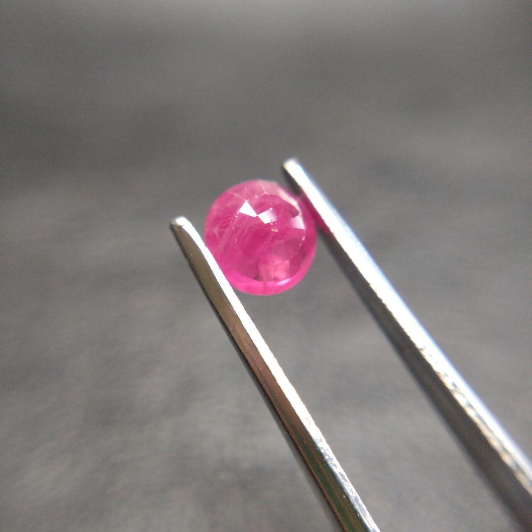 852シルキールビー0.66ct ルース