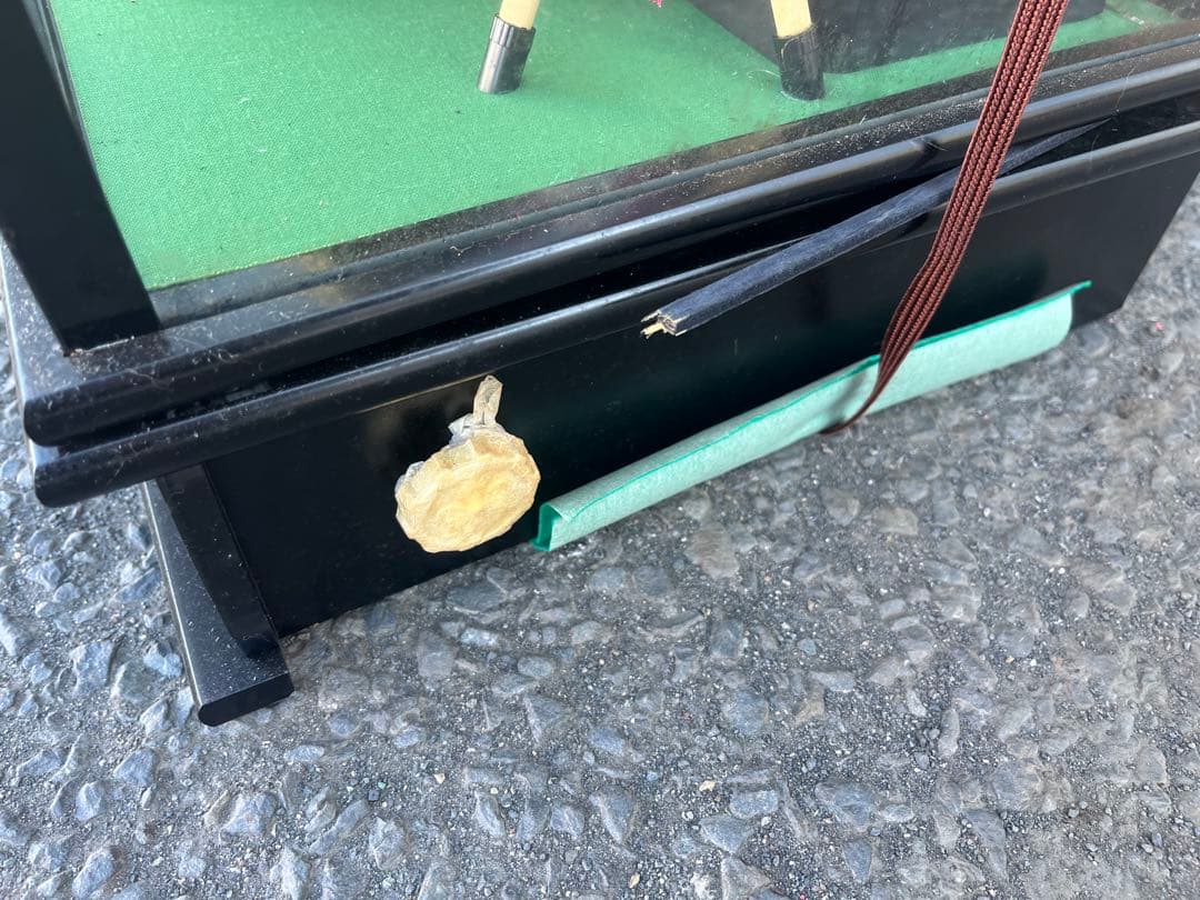 【中古】五月人形 兜飾り ガラスケース入り 武者飾り 日本伝統品