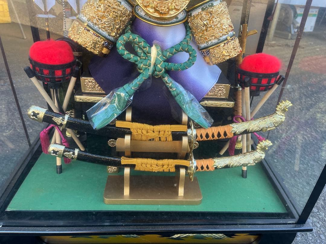 【中古】五月人形 兜飾り ガラスケース入り 武者飾り 日本伝統品