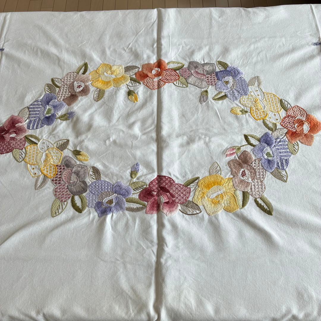 戸塚刺繍　大判テーブルクロス