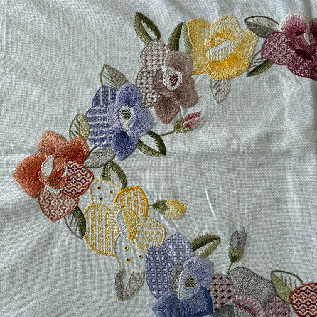 戸塚刺繍　大判テーブルクロス