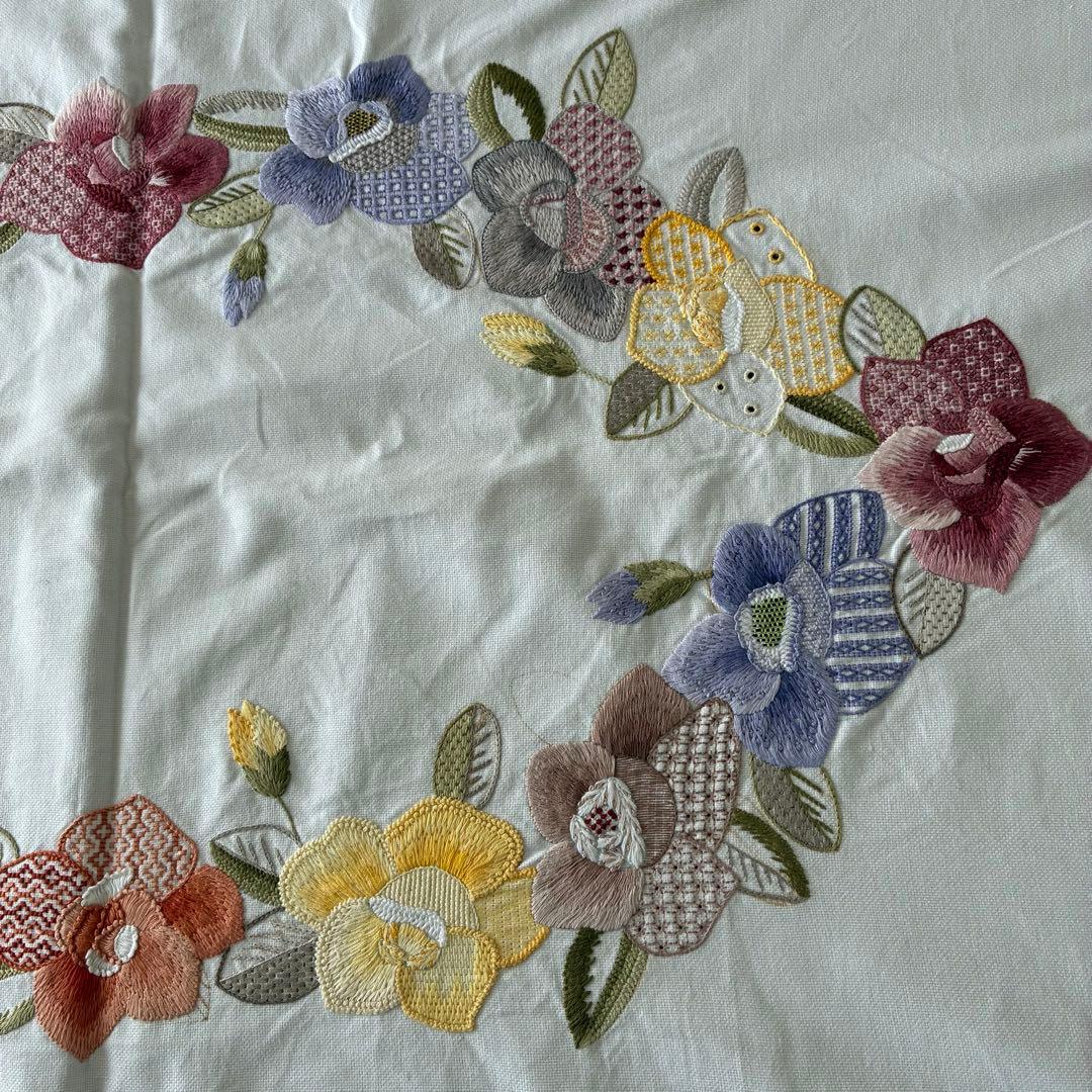 戸塚刺繍　大判テーブルクロス