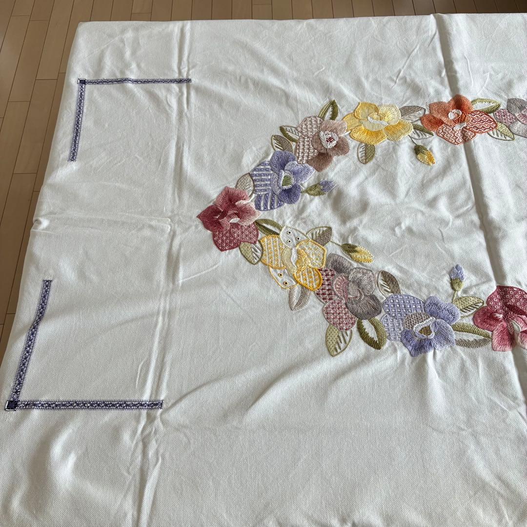 戸塚刺繍　大判テーブルクロス
