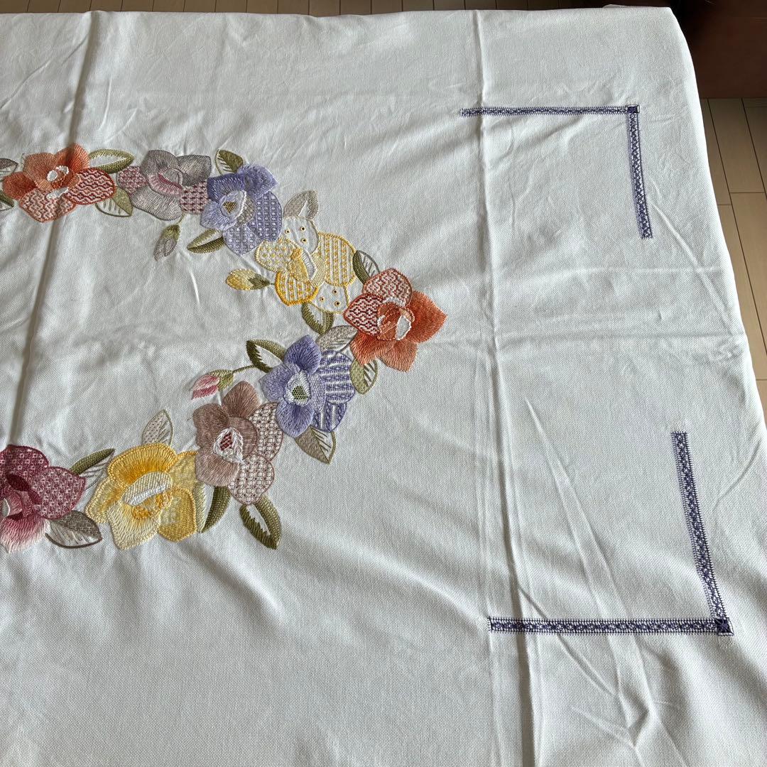 戸塚刺繍　大判テーブルクロス