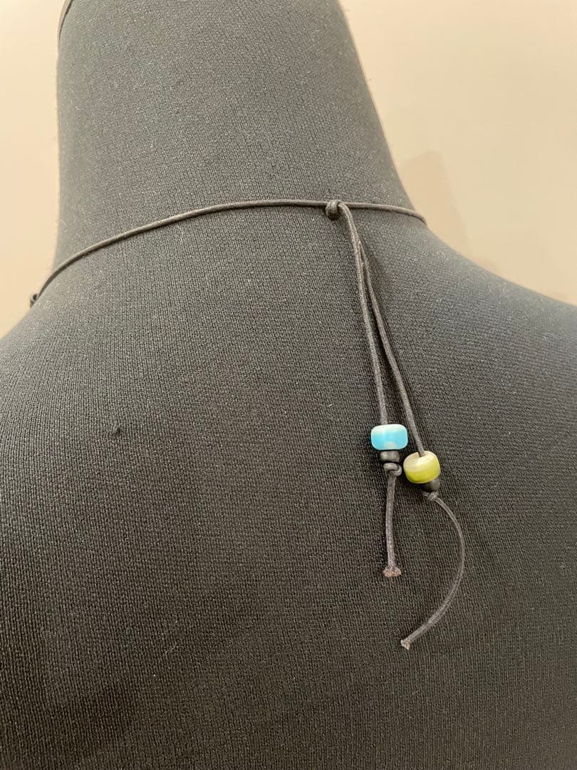 【ハンドメイド】天然素材×グリーン勾玉ビーズネックレス 84cm 34g