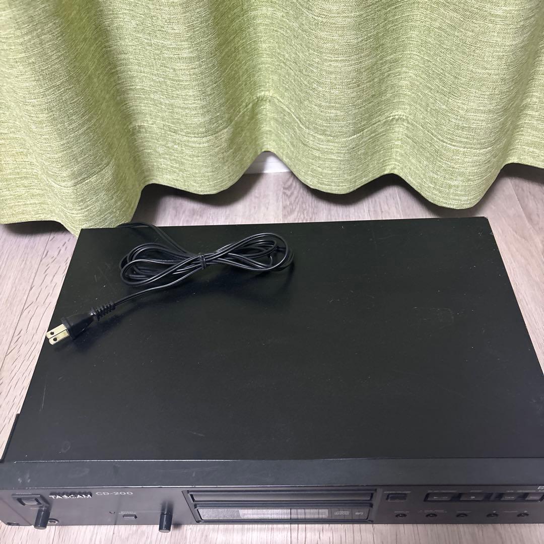 TASCAM CD-200 CDプレーヤー 業務用　タスカム