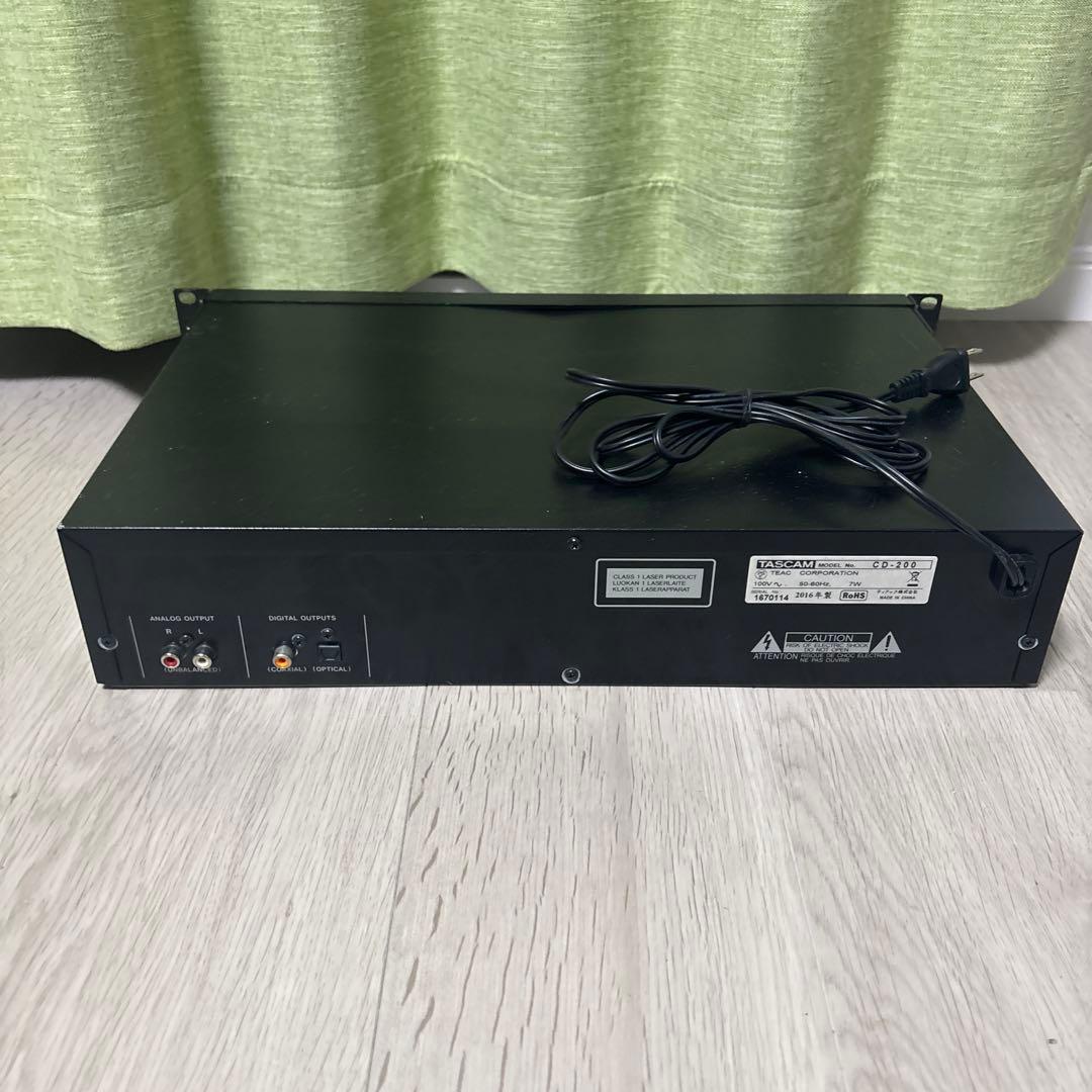 TASCAM CD-200 CDプレーヤー 業務用　タスカム