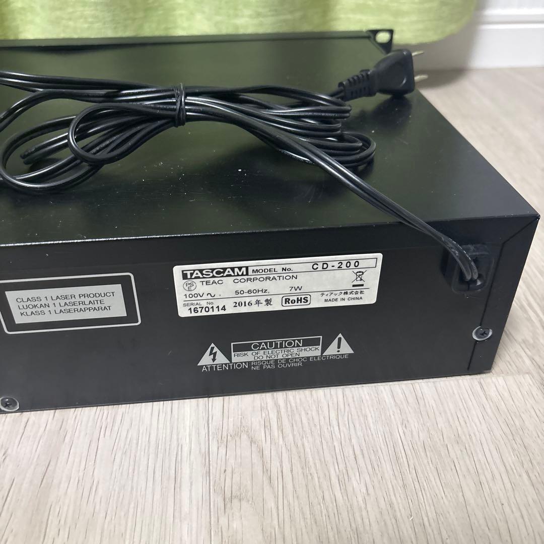 TASCAM CD-200 CDプレーヤー 業務用　タスカム