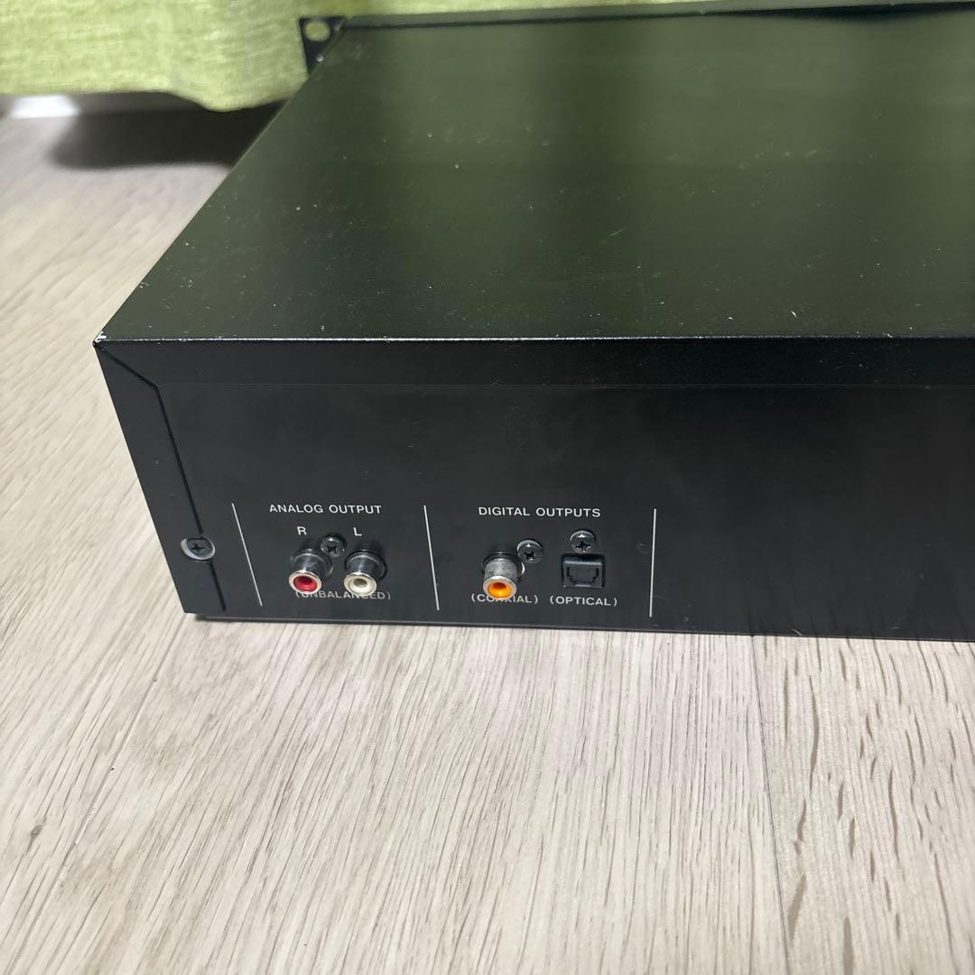 TASCAM CD-200 CDプレーヤー 業務用　タスカム