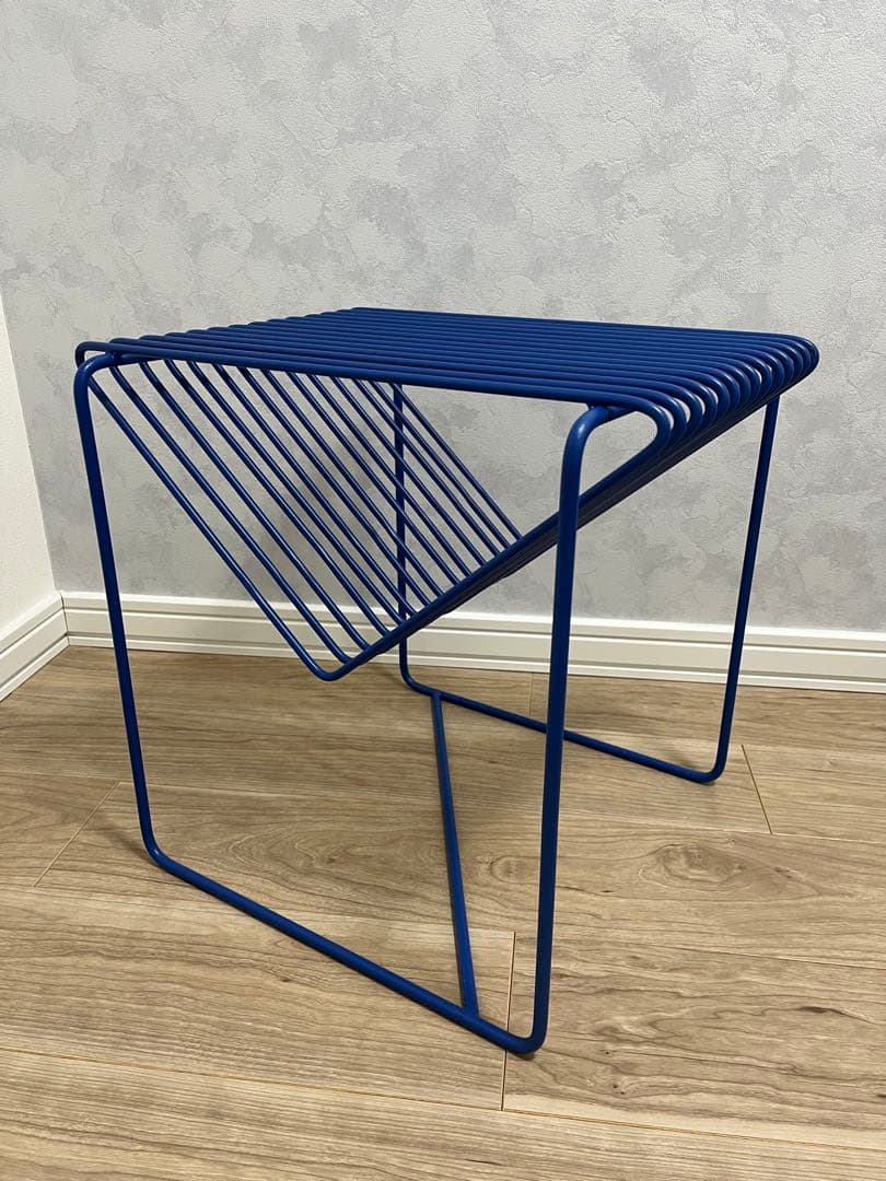 テーブル・机 claro triangle side table classic blue