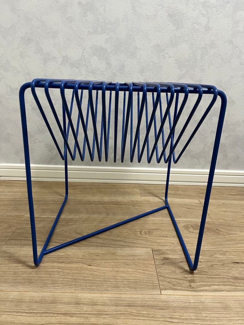 テーブル・机 claro triangle side table classic blue